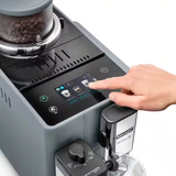 De'Longhi Rivelia Pebble Grey met €33 gratis koffie
