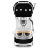 Smeg ECF02 - Zwart met €60 cashback